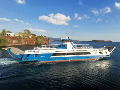 La barge de Mayotte vers la Petite-terre | Le Mahorais