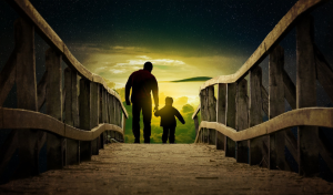 Un père avec son fils par MayaQ de Pixabay | Le Mahorais
